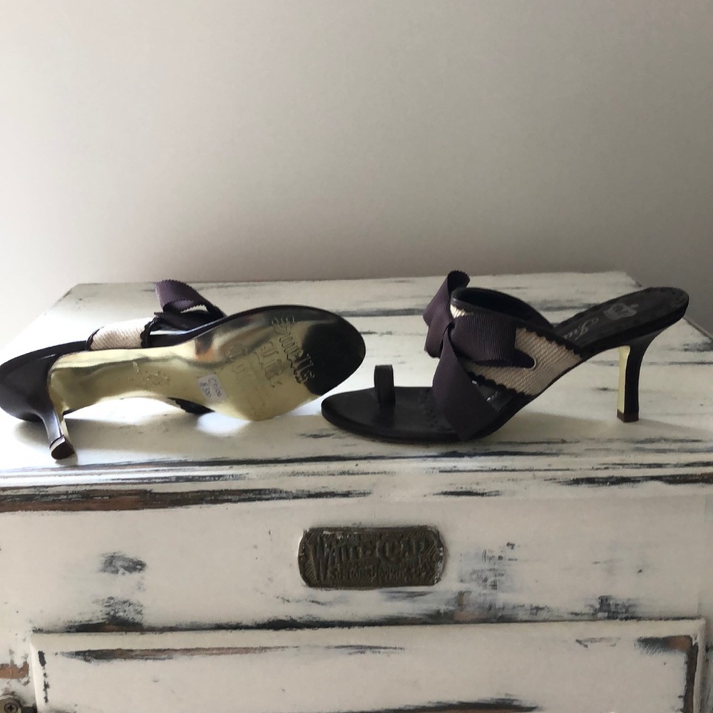 Juicy Couture heel.